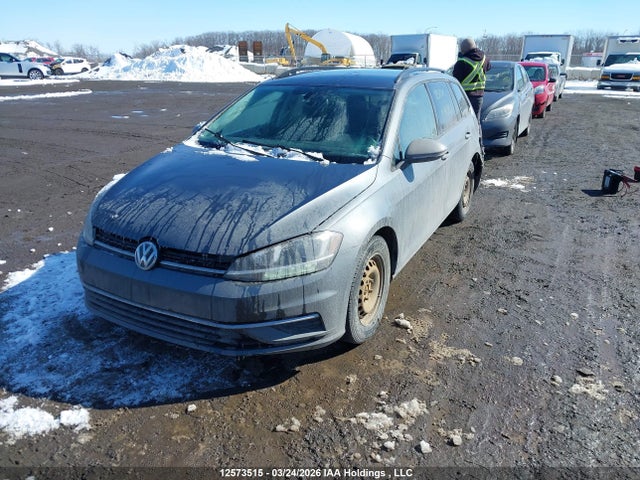 3VW117AU0JM765815 Volkswagen Golf Sportwagen S