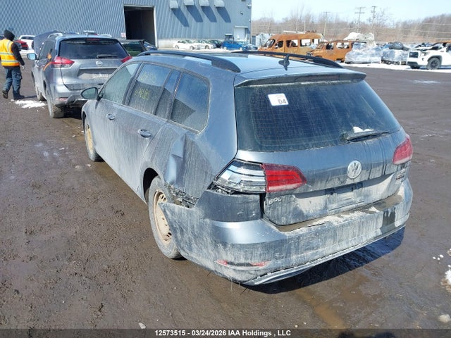 3VW117AU0JM765815 Volkswagen Golf Sportwagen S