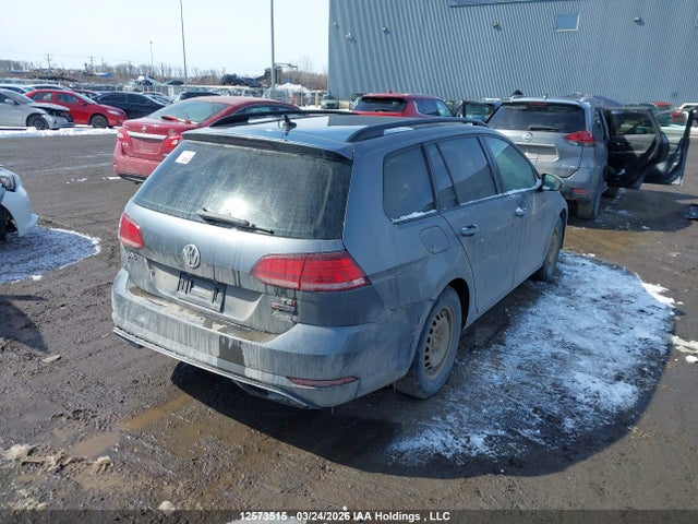 3VW117AU0JM765815 Volkswagen Golf Sportwagen S