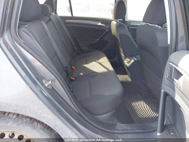 3VW117AU0JM765815 Volkswagen Golf Sportwagen S