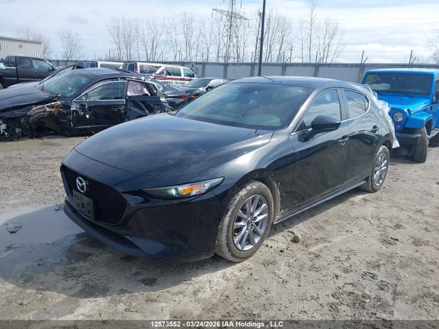Mazda MAZDA3 2021 JM1BPAK73M1300765 Image 2