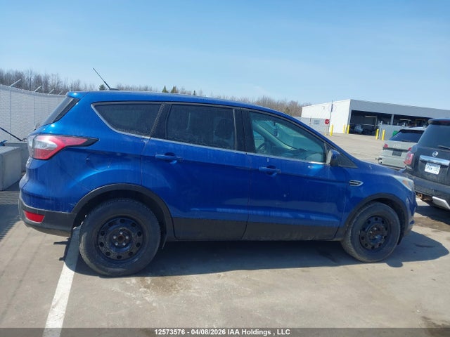 2017 Ford Escape მანქანა იყიდება აუქციონზე, vin: 1FMCU0GD0HUE78686, აუქციონის ნომერი: 12573576