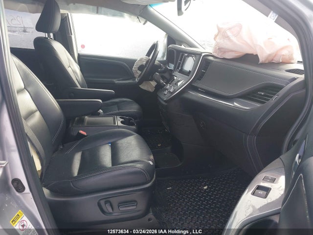 5TDXK3DCXFS564727 Toyota Sienna Se 8 Passenger