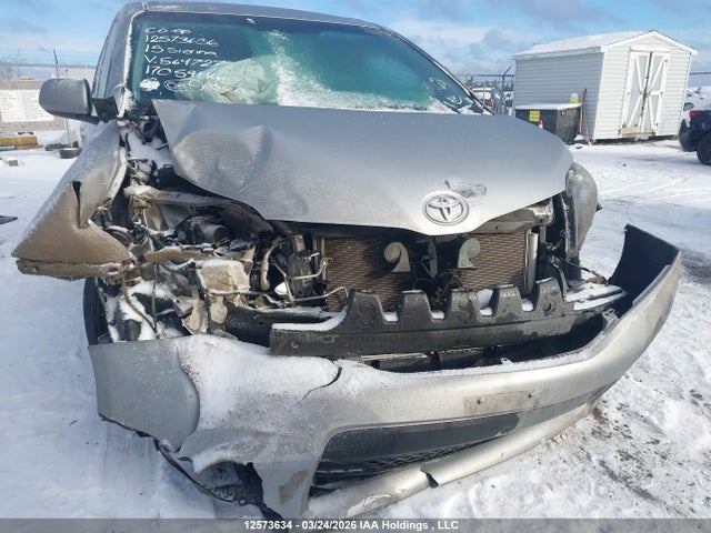 5TDXK3DCXFS564727 Toyota Sienna Se 8 Passenger