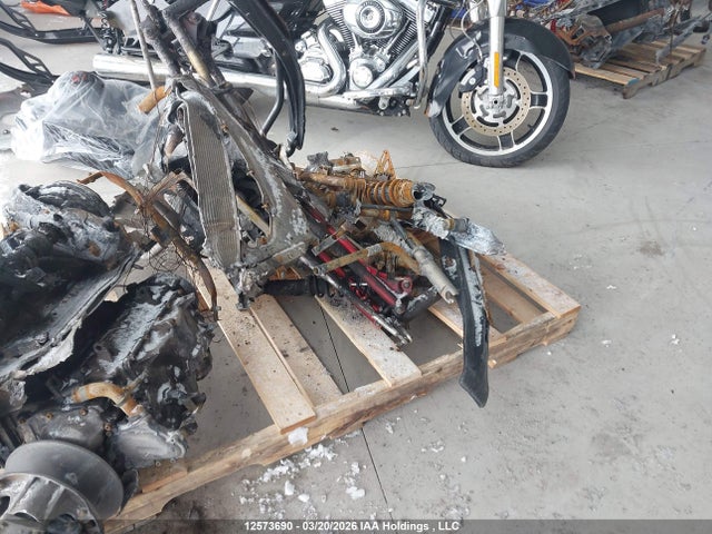 12573690 :رقم المزاد ، JYE8FV0035A002352 vin ، 2005 Yamaha Fzr600 مزاد بيع