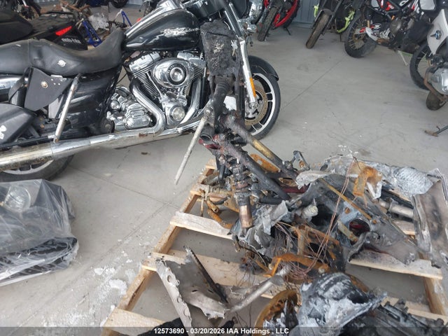 12573690 :رقم المزاد ، JYE8FV0035A002352 vin ، 2005 Yamaha Fzr600 مزاد بيع