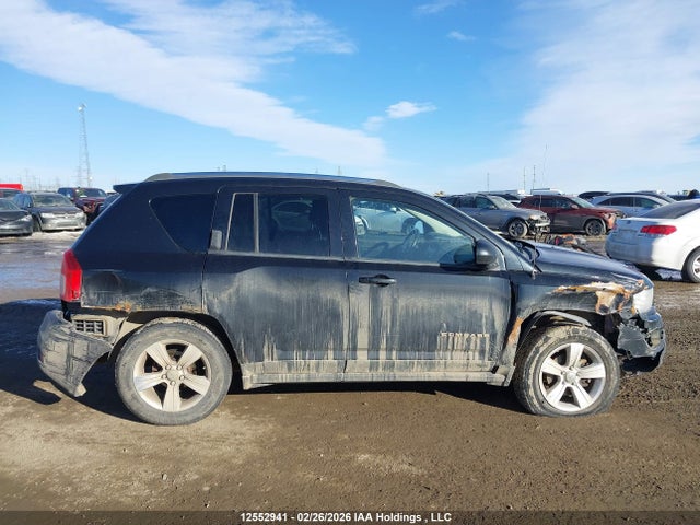 12552941 :رقم المزاد ، 1J4NF4FB6BD136174 vin ، 2011 Jeep Compass Sport/north مزاد بيع