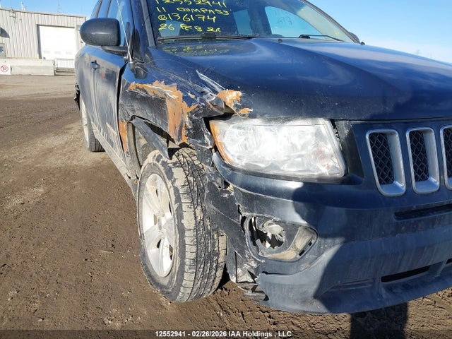 12552941 :رقم المزاد ، 1J4NF4FB6BD136174 vin ، 2011 Jeep Compass Sport/north مزاد بيع