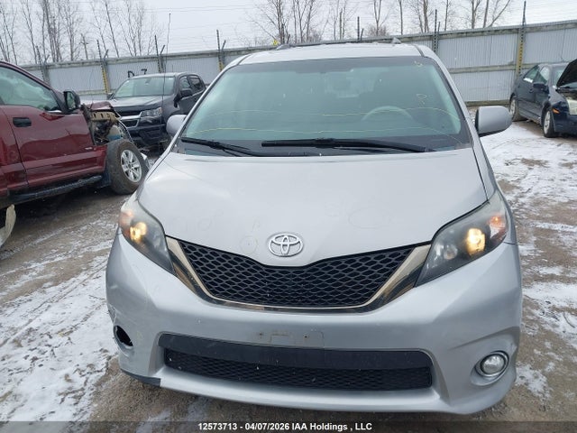 2011 Toyota Sienna Se 8 Passenger მანქანა იყიდება აუქციონზე, vin: 5TDXK3DC2BS037078, აუქციონის ნომერი: 12573713