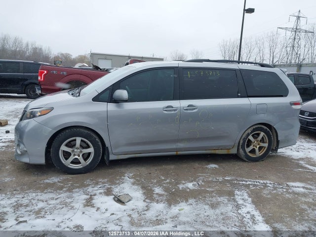 2011 Toyota Sienna Se 8 Passenger მანქანა იყიდება აუქციონზე, vin: 5TDXK3DC2BS037078, აუქციონის ნომერი: 12573713