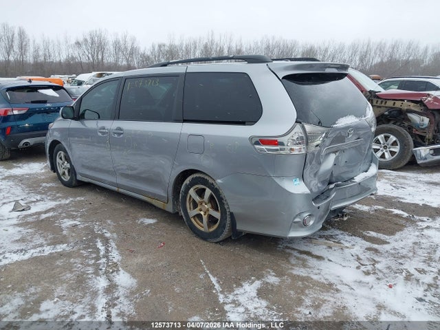 2011 Toyota Sienna Se 8 Passenger მანქანა იყიდება აუქციონზე, vin: 5TDXK3DC2BS037078, აუქციონის ნომერი: 12573713