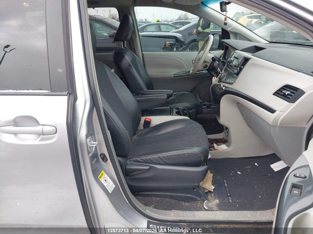 2011 Toyota Sienna Se 8 Passenger მანქანა იყიდება აუქციონზე, vin: 5TDXK3DC2BS037078, აუქციონის ნომერი: 12573713