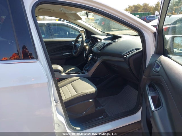 Продаж на аукціоні авто 2015 Ford Escape Se, vin: 1FMCU9GX7FUC65617, номер лоту: 12573740