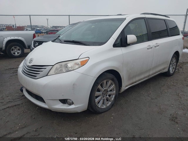 12573750 :رقم المزاد ، 5TDDK3DC8BS022958 vin ، 2011 Toyota Sienna Xle/limited مزاد بيع