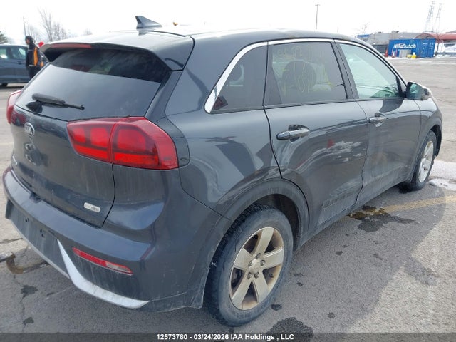 KNDCB3LC8H5105222 KIA Niro