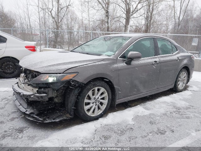 12573790 :رقم المزاد ، 4T1G11AK3NU059296 vin ، 2022 Toyota Camry Se مزاد بيع