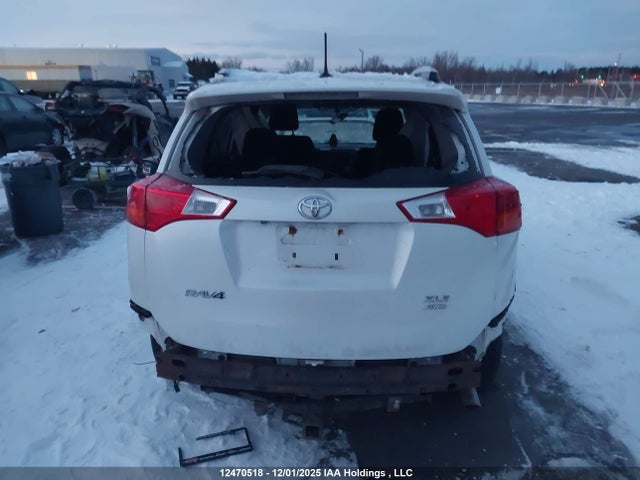 12470518 :رقم المزاد ، 2T3RFREV2FW287828 vin ، 2015 Toyota Rav4 Xle مزاد بيع