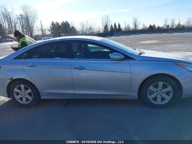 12568678 :رقم المزاد ، 5NPEC4AC3DH590006 vin ، 2013 Hyundai Sonata Limited مزاد بيع