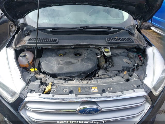 1FMCU9J91HUE26363 Ford Escape Titanium