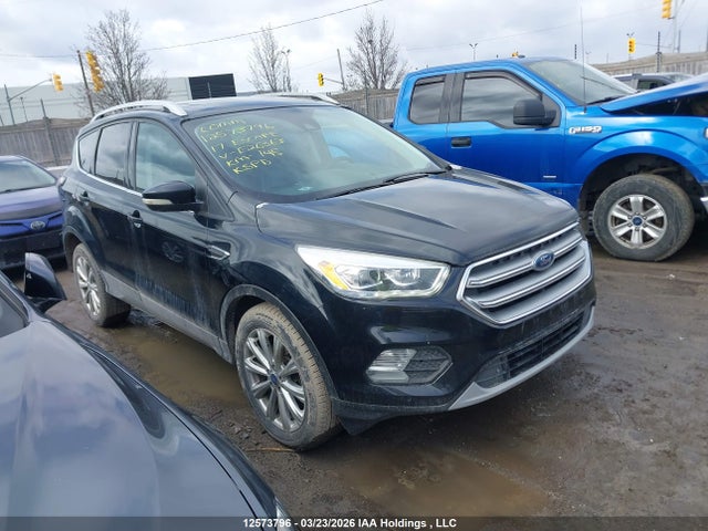 1FMCU9J91HUE26363 Ford Escape Titanium