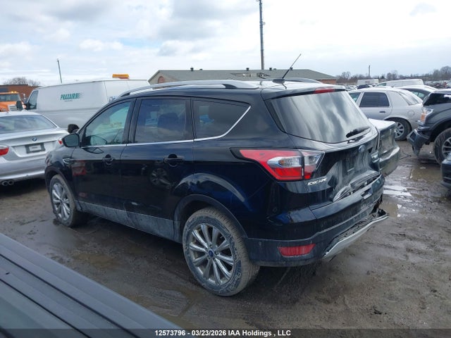 1FMCU9J91HUE26363 Ford Escape Titanium