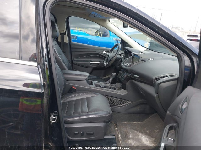 1FMCU9J91HUE26363 Ford Escape Titanium