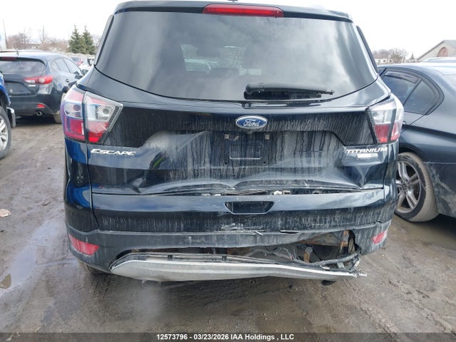 1FMCU9J91HUE26363 Ford Escape Titanium