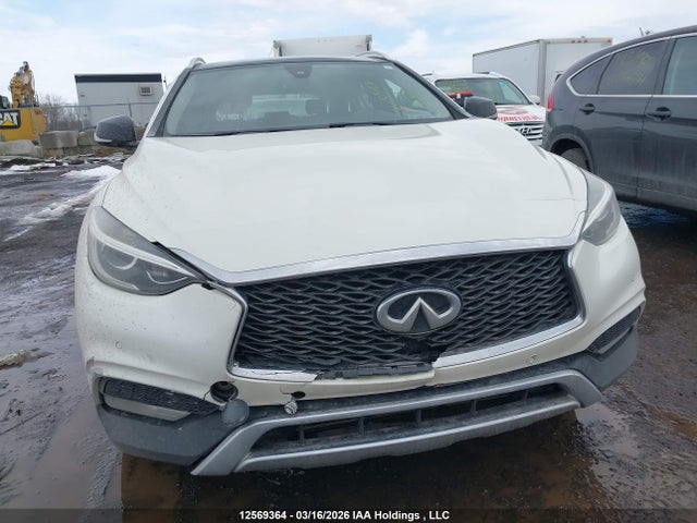 SJKCH5CR6HA023511 Infiniti QX30