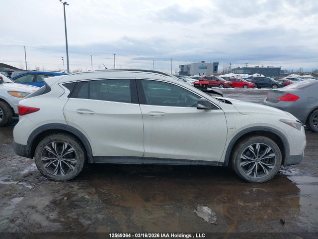 SJKCH5CR6HA023511 Infiniti QX30