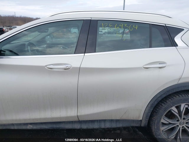 SJKCH5CR6HA023511 Infiniti QX30