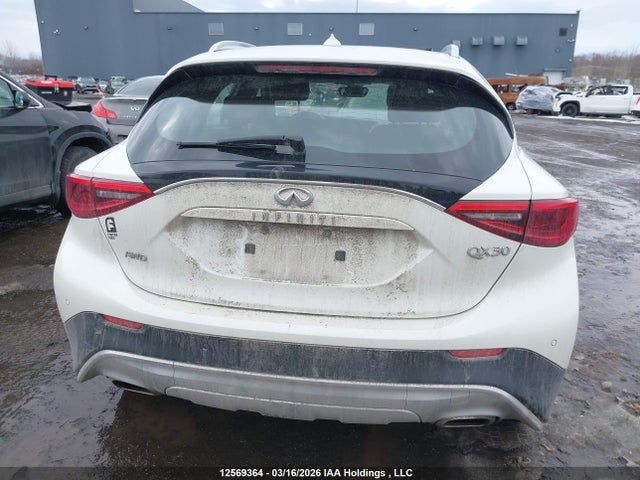 SJKCH5CR6HA023511 Infiniti QX30