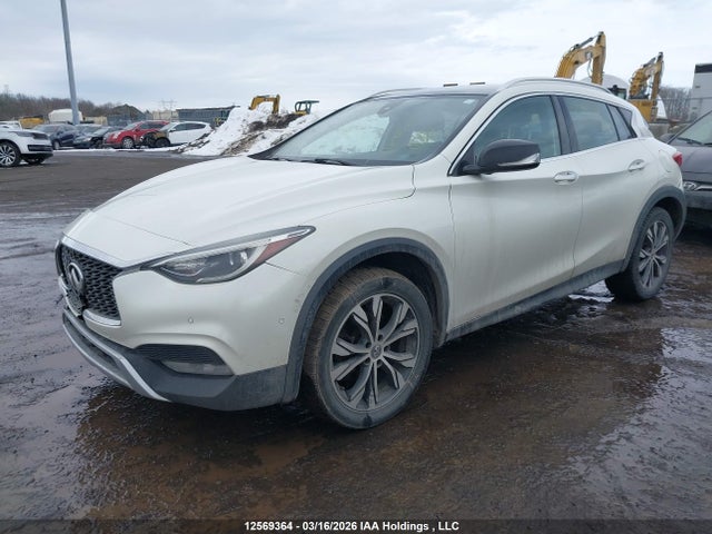 SJKCH5CR6HA023511 Infiniti QX30