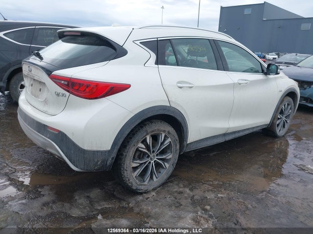 SJKCH5CR6HA023511 Infiniti QX30