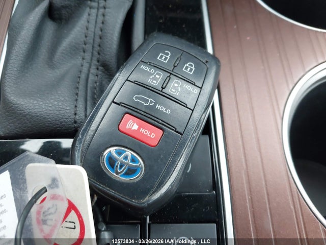5TDGRKEC8RS202470 Toyota Sienna Le/xle/platinum/xse/limited