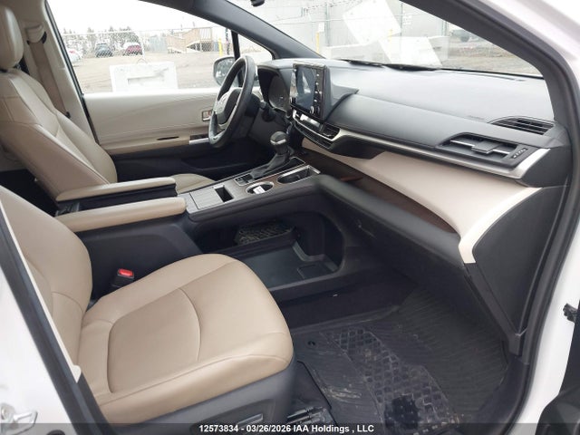 5TDGRKEC8RS202470 Toyota Sienna Le/xle/platinum/xse/limited