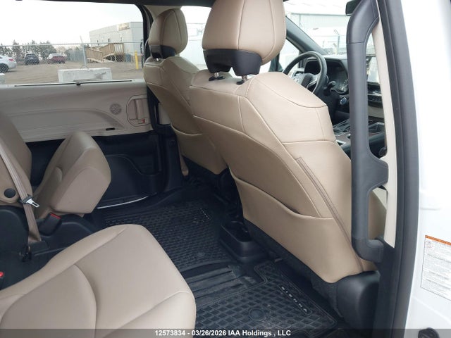 5TDGRKEC8RS202470 Toyota Sienna Le/xle/platinum/xse/limited