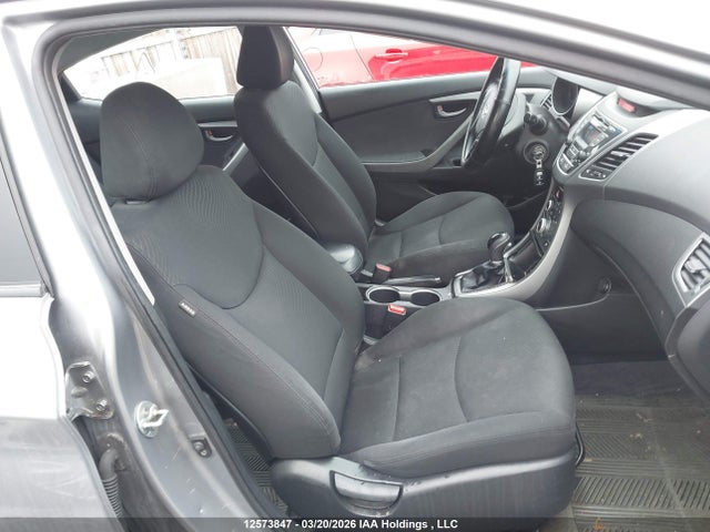 KMHDH4AE9FU412832 Hyundai Elantra