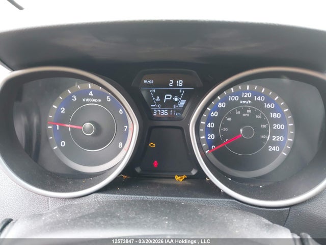 KMHDH4AE9FU412832 Hyundai Elantra