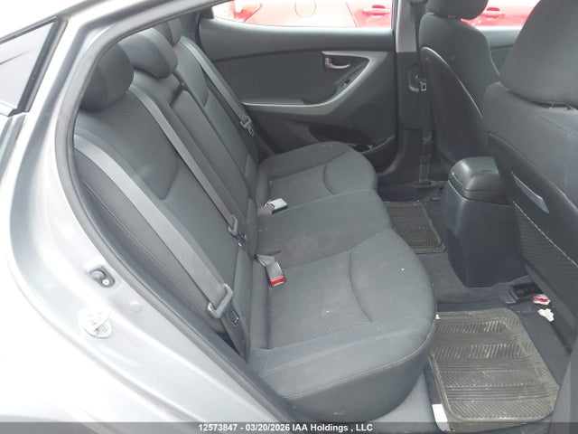 KMHDH4AE9FU412832 Hyundai Elantra