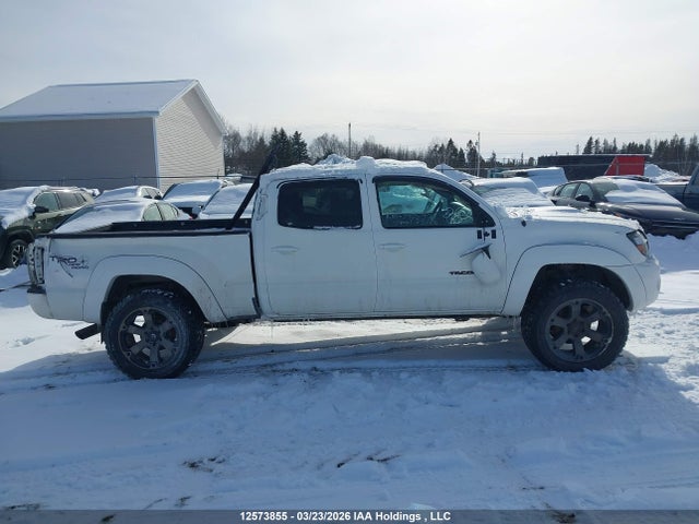 2011 Toyota Tacoma V6 მანქანა იყიდება აუქციონზე, vin: 3TMMU4FN3BM027550, აუქციონის ნომერი: 12573855