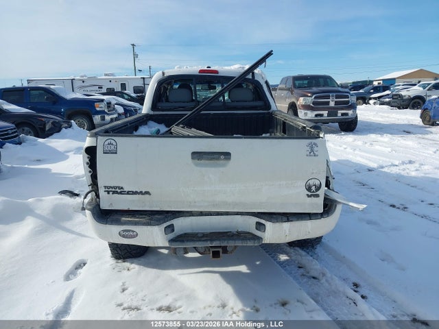 2011 Toyota Tacoma V6 მანქანა იყიდება აუქციონზე, vin: 3TMMU4FN3BM027550, აუქციონის ნომერი: 12573855
