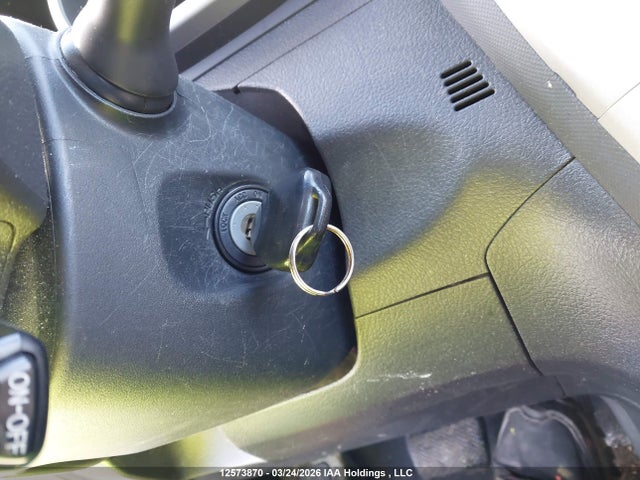 12573870 :رقم المزاد ، 2T1KU4EE4EC130563 vin ، 2014 Toyota Matrix مزاد بيع