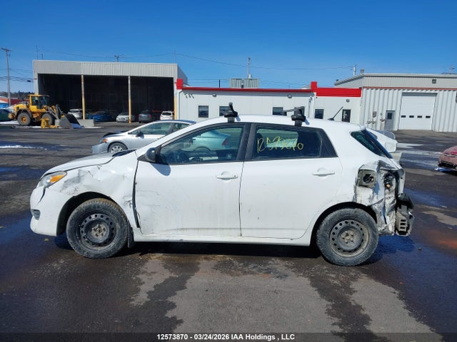 12573870 :رقم المزاد ، 2T1KU4EE4EC130563 vin ، 2014 Toyota Matrix مزاد بيع