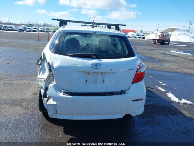 12573870 :رقم المزاد ، 2T1KU4EE4EC130563 vin ، 2014 Toyota Matrix مزاد بيع
