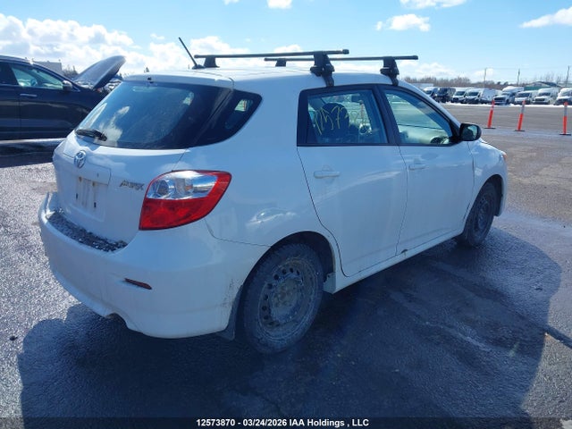 12573870 :رقم المزاد ، 2T1KU4EE4EC130563 vin ، 2014 Toyota Matrix مزاد بيع