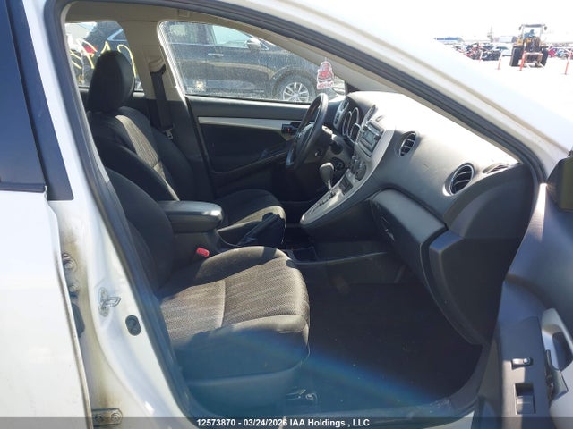 12573870 :رقم المزاد ، 2T1KU4EE4EC130563 vin ، 2014 Toyota Matrix مزاد بيع