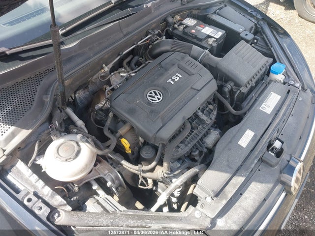 3VWG17AU9JM271592 Volkswagen Golf