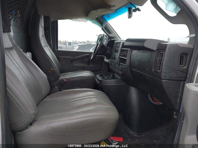 1GCWGAFP1J1214846 Chevrolet Express 2500 Work Van