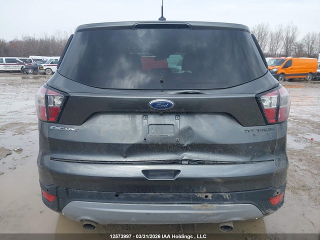 1FMCU9G98HUD22380 Ford ESCAPE SE
