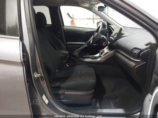JA4ATUAA4NZ602424 Mitsubishi Eclipse Cross Es